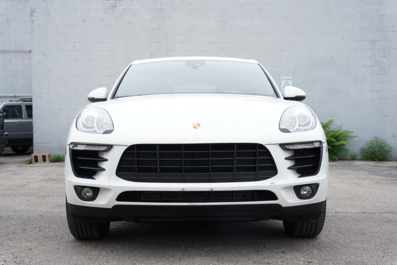 2017 Porsche Macan PANOROOF/RED INSIDE/PARKING SENSOR/NO ACCIDENTS Photo