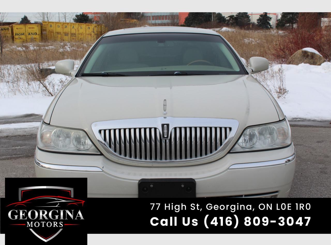 2007 Lincoln Town Car Designer Series Photo