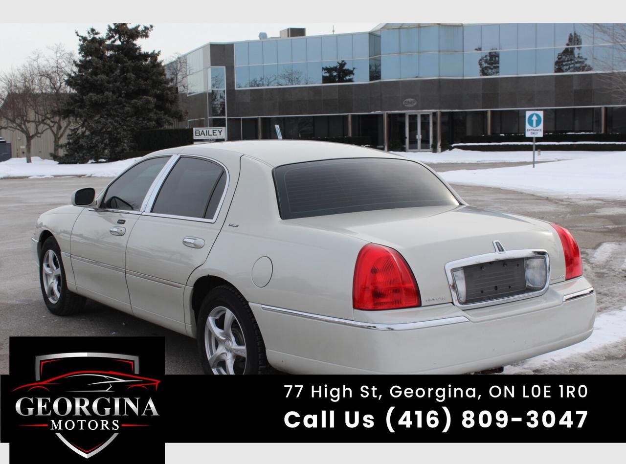2007 Lincoln Town Car Designer Series Photo