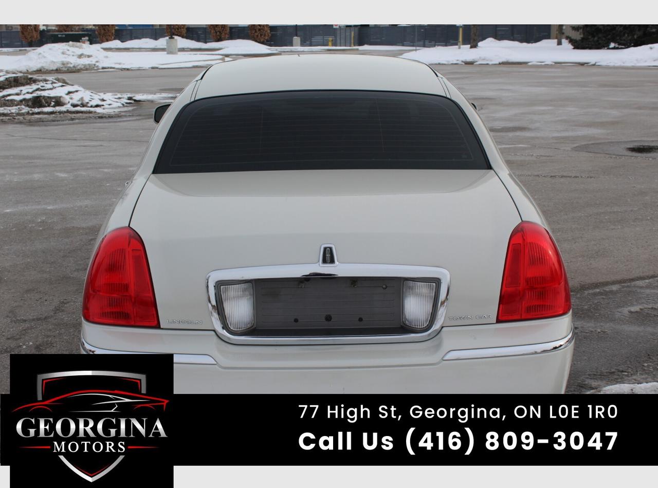 2007 Lincoln Town Car Designer Series Photo