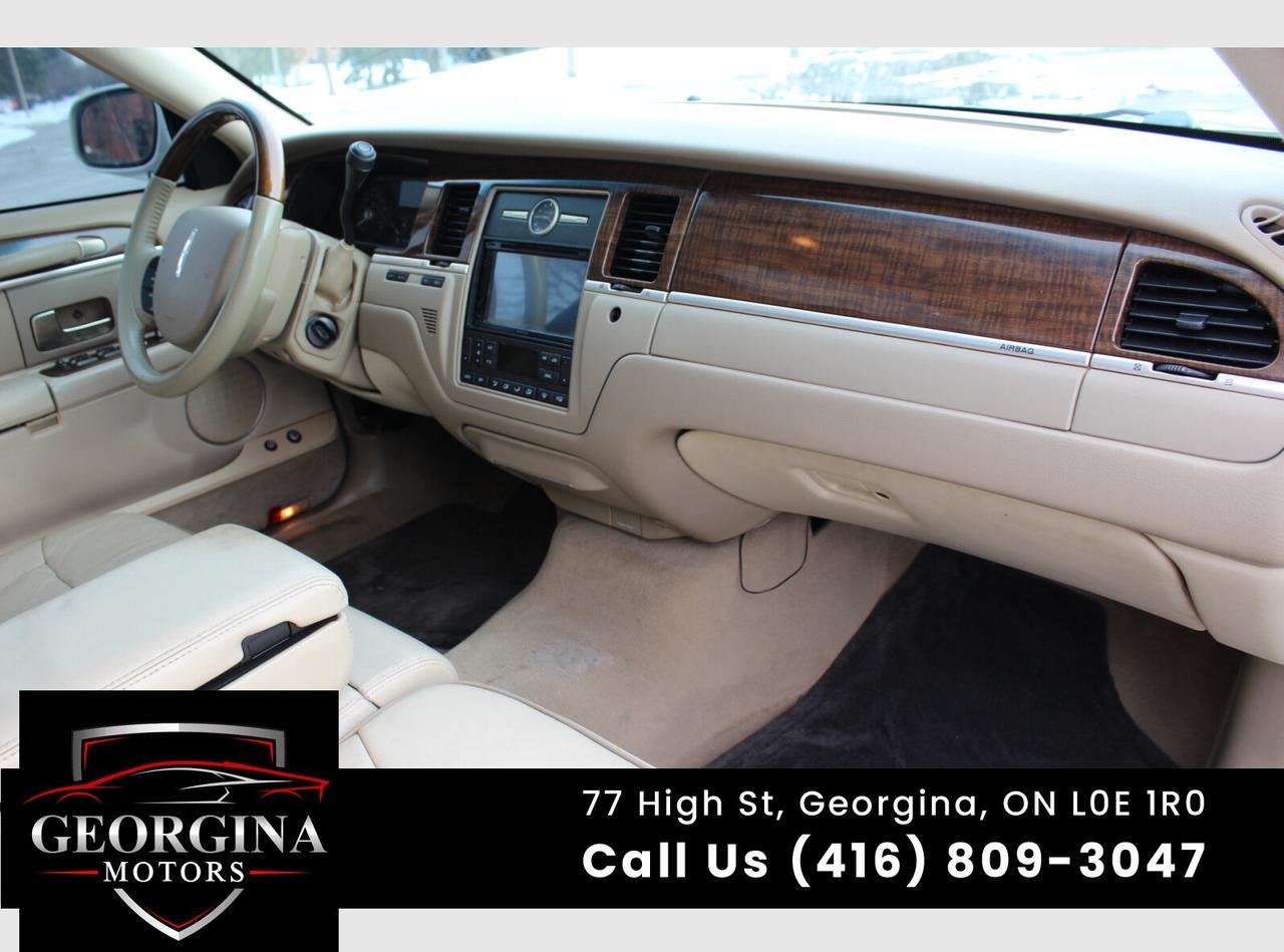 2007 Lincoln Town Car Designer Series Photo