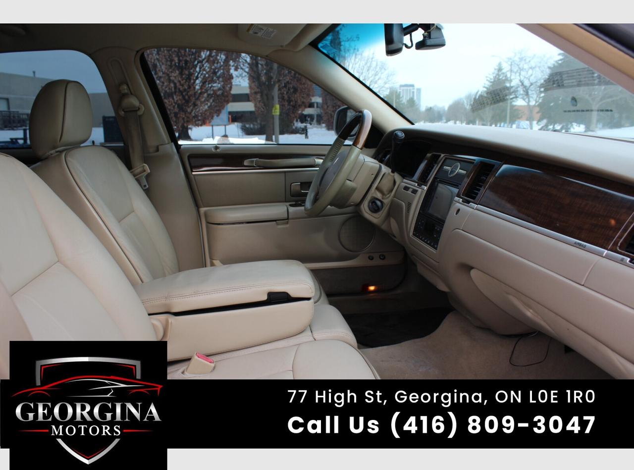 2007 Lincoln Town Car Designer Series Photo