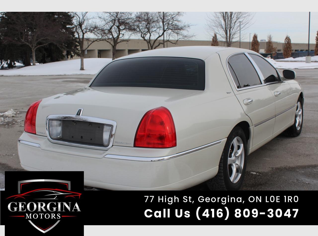 2007 Lincoln Town Car Designer Series Photo