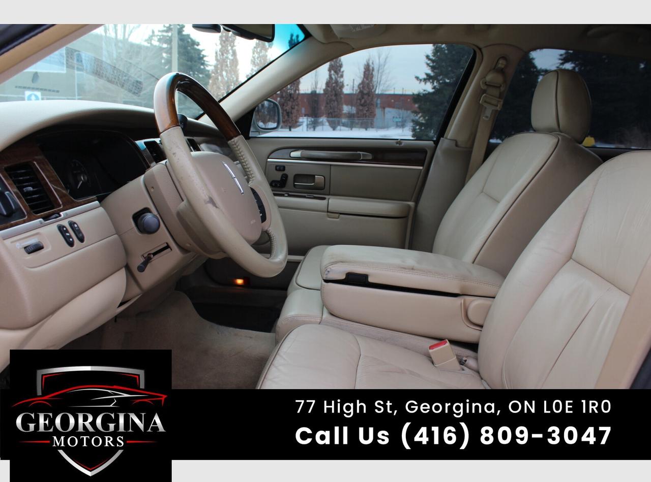 2007 Lincoln Town Car Designer Series Photo