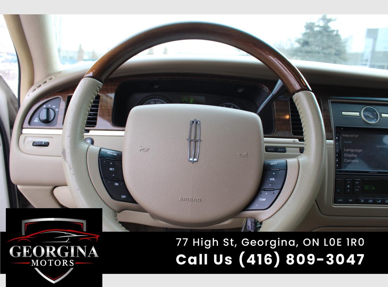 2007 Lincoln Town Car Designer Series Photo
