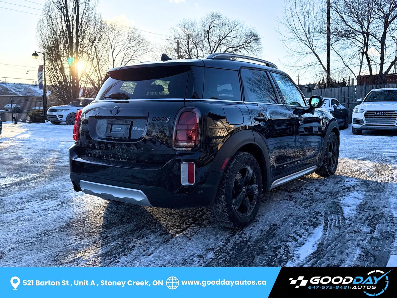 2022 MINI Countryman Cooper SE ALL4 PLUG-IN HYBRID 2 SETS OF TIRES/RIMS Photo