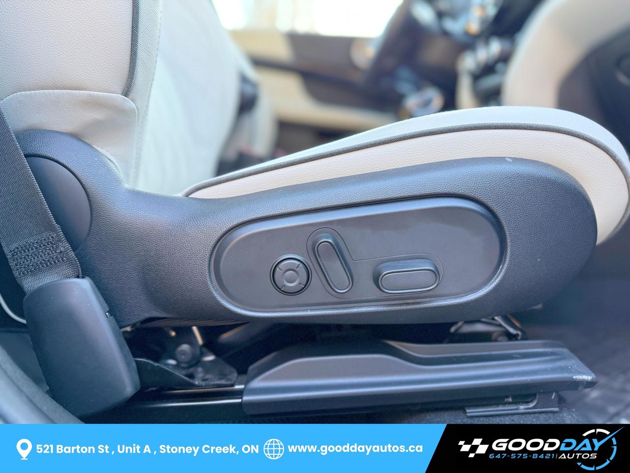 2022 MINI Countryman Cooper SE ALL4 PLUG-IN HYBRID 2 SETS OF TIRES/RIMS Photo