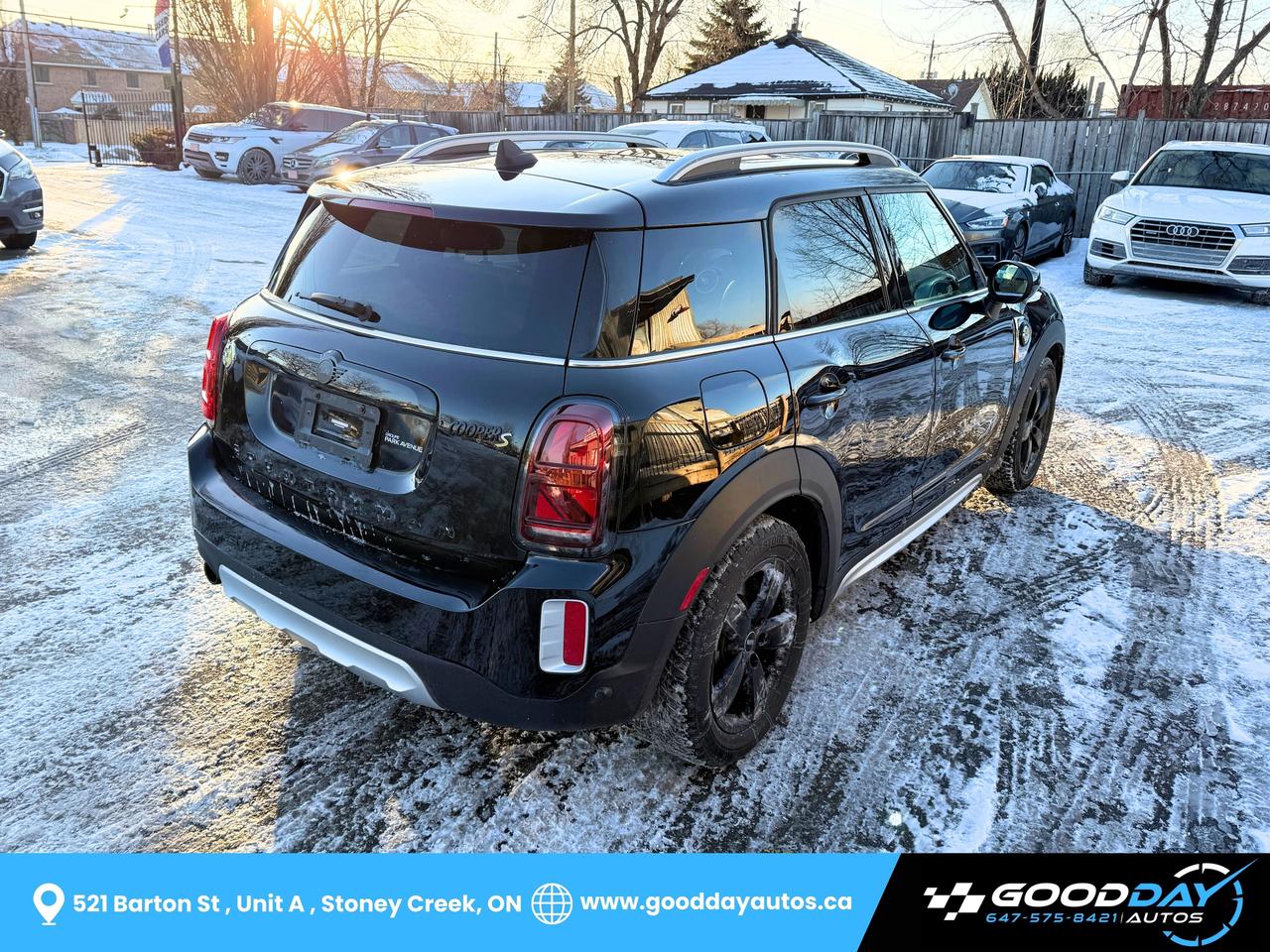 2022 MINI Countryman Cooper SE ALL4 PLUG-IN HYBRID 2 SETS OF TIRES/RIMS Photo