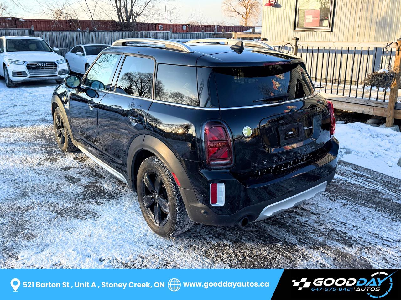 2022 MINI Countryman Cooper SE ALL4 PLUG-IN HYBRID 2 SETS OF TIRES/RIMS Photo