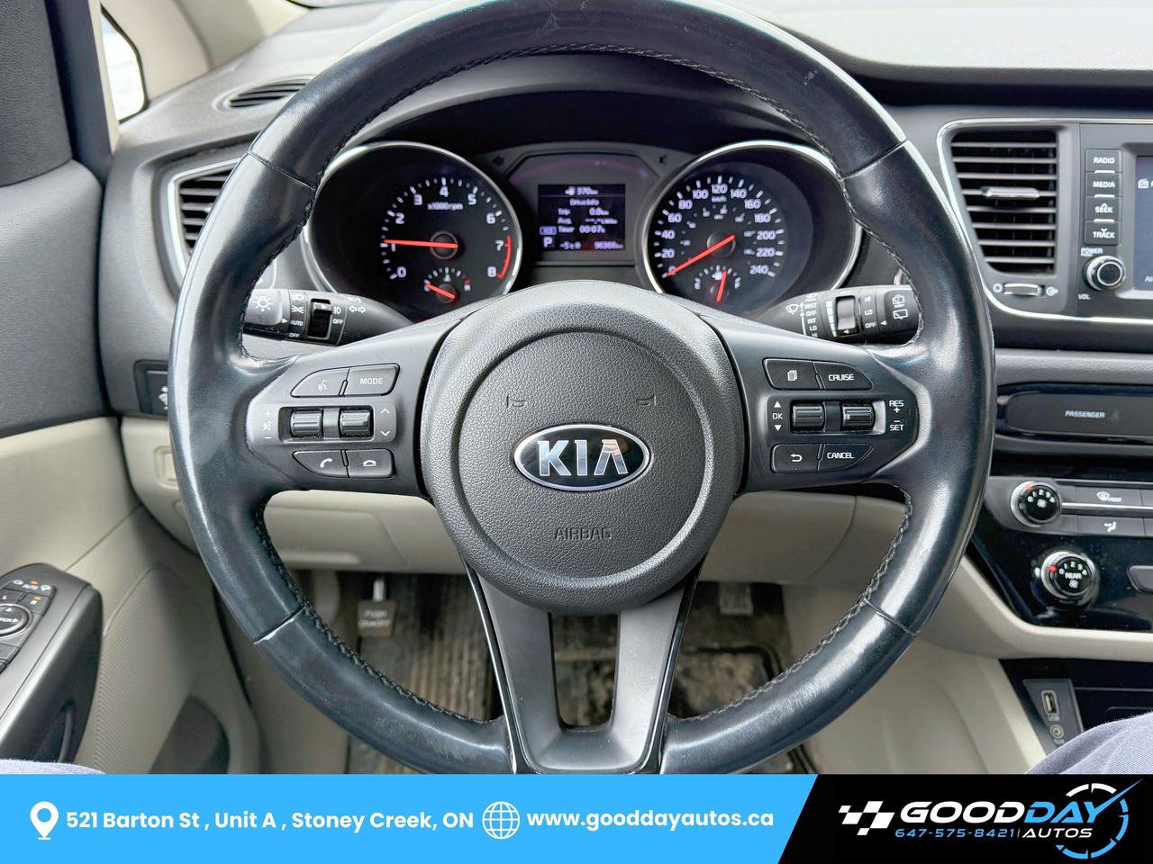 2020 Kia Sedona LX+ CLEAN CARFAX CERTIFIED 8 PASS HEATED SEATS/STE Photo