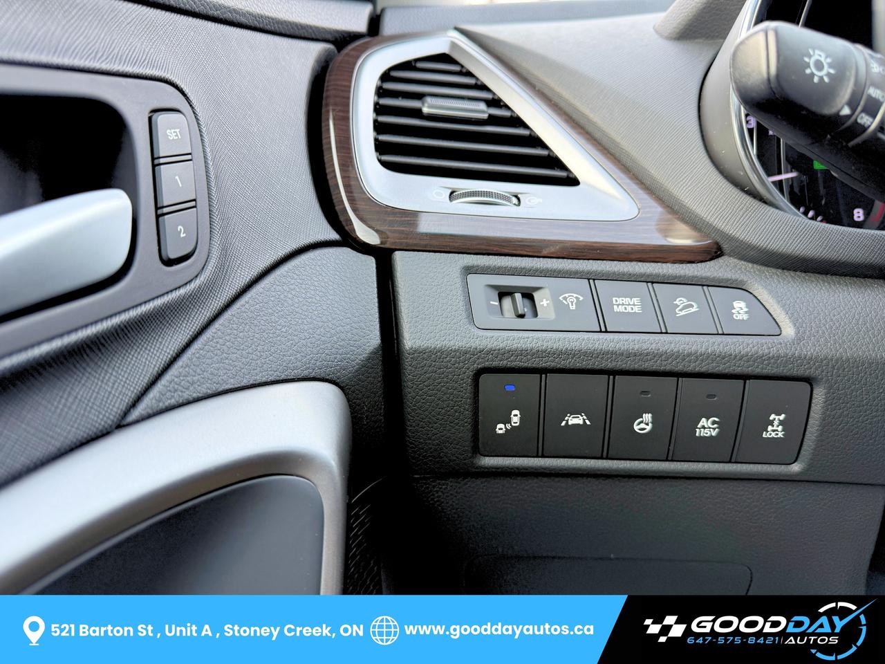 2017 Hyundai Santa Fe XL 6 PASS Ultimate FULLY LOADED CLEAN CARFAX MINT Photo