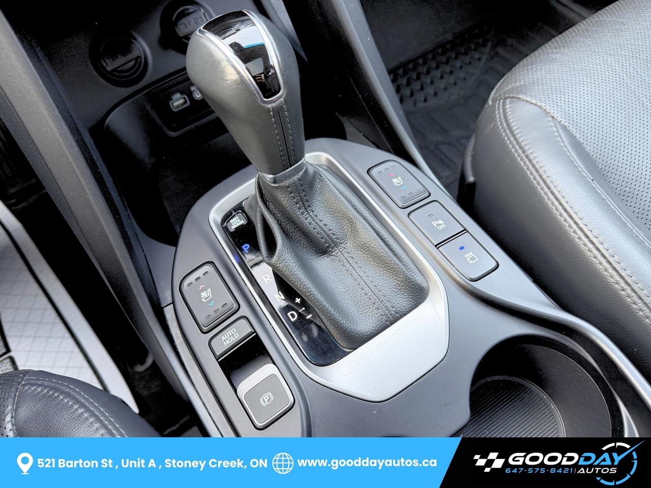 2017 Hyundai Santa Fe XL 6 PASS Ultimate FULLY LOADED CLEAN CARFAX MINT Photo