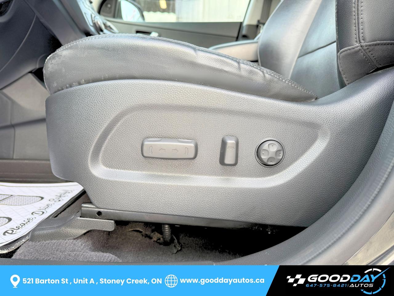 2017 Hyundai Santa Fe XL 6 PASS Ultimate FULLY LOADED CLEAN CARFAX MINT Photo