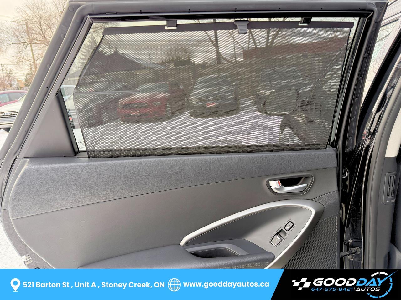 2017 Hyundai Santa Fe XL 6 PASS Ultimate FULLY LOADED CLEAN CARFAX MINT Photo