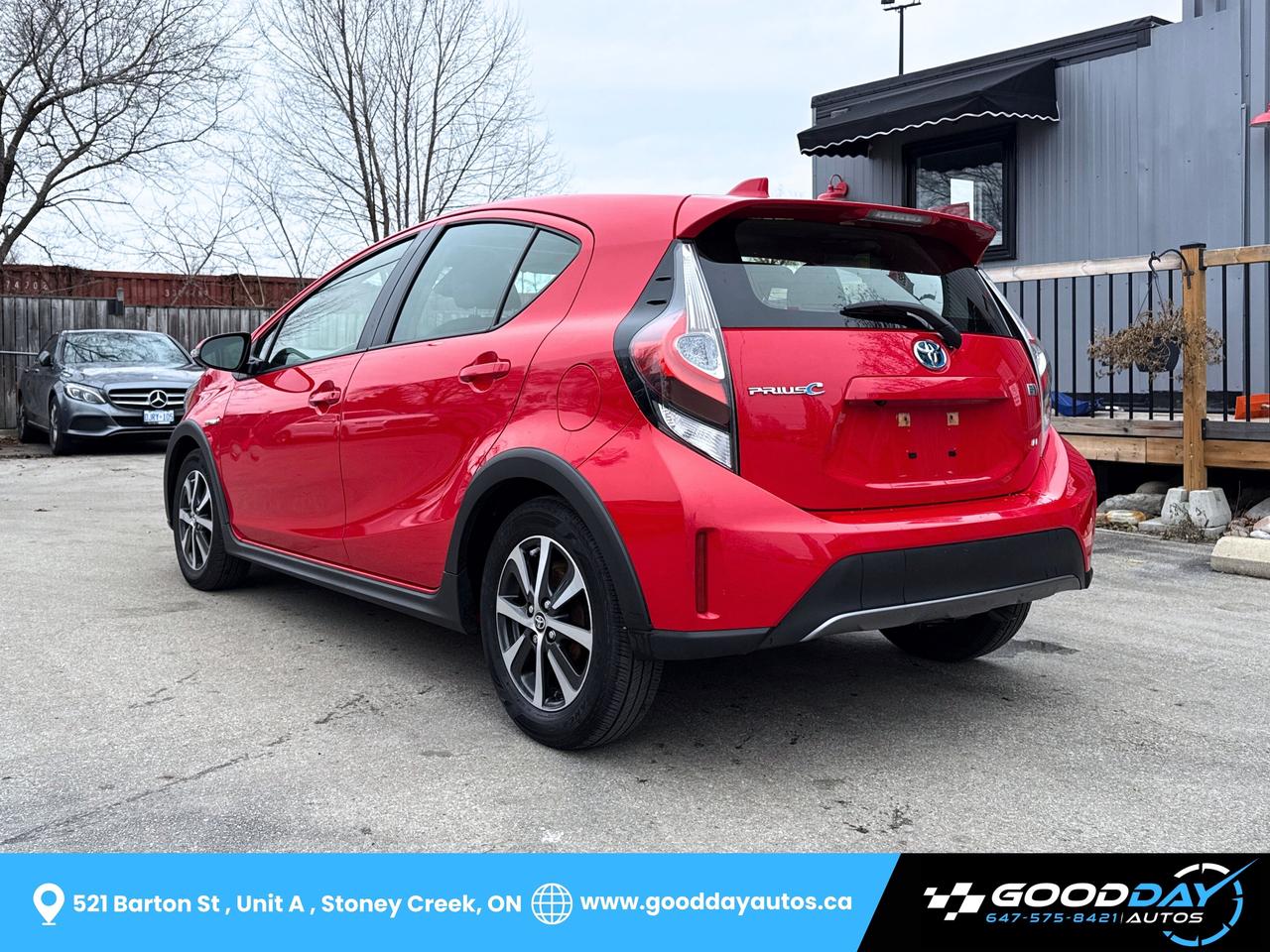 2019 Toyota Prius c TECHNOLOGY WINTER TIRES INCLUDED DEALER SERVICED Photo