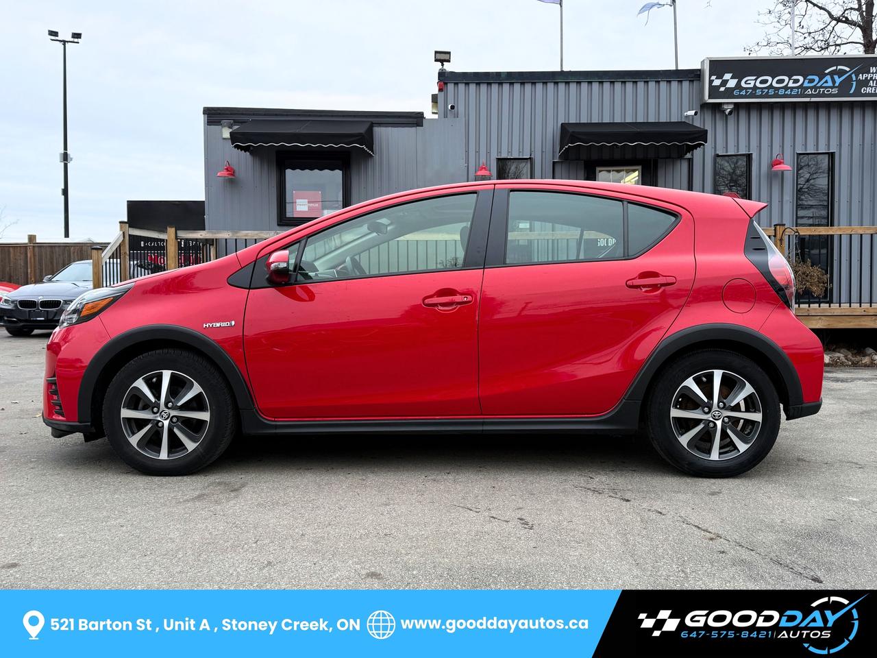 2019 Toyota Prius c TECHNOLOGY WINTER TIRES INCLUDED DEALER SERVICED Photo