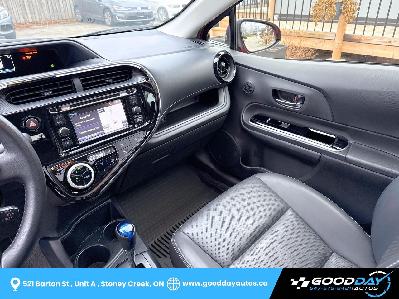 2019 Toyota Prius c TECHNOLOGY WINTER TIRES INCLUDED DEALER SERVICED Photo