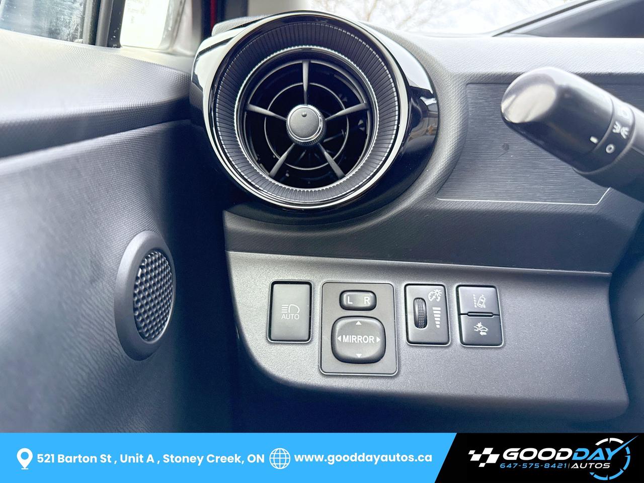 2019 Toyota Prius c TECHNOLOGY WINTER TIRES INCLUDED DEALER SERVICED Photo