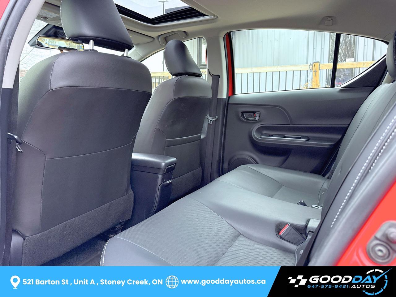 2019 Toyota Prius c TECHNOLOGY WINTER TIRES INCLUDED DEALER SERVICED Photo