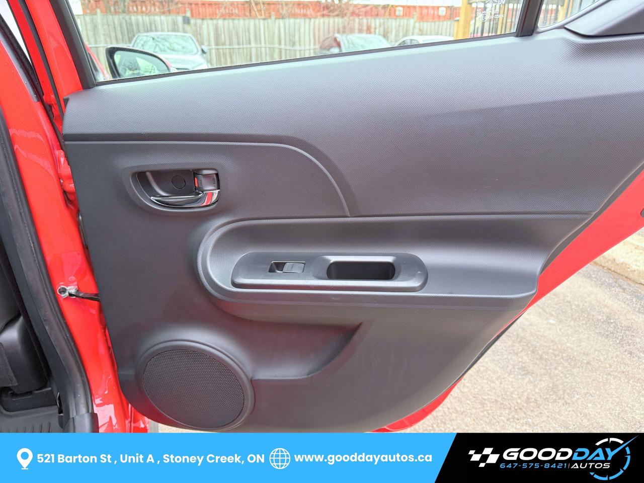 2019 Toyota Prius c TECHNOLOGY WINTER TIRES INCLUDED DEALER SERVICED Photo