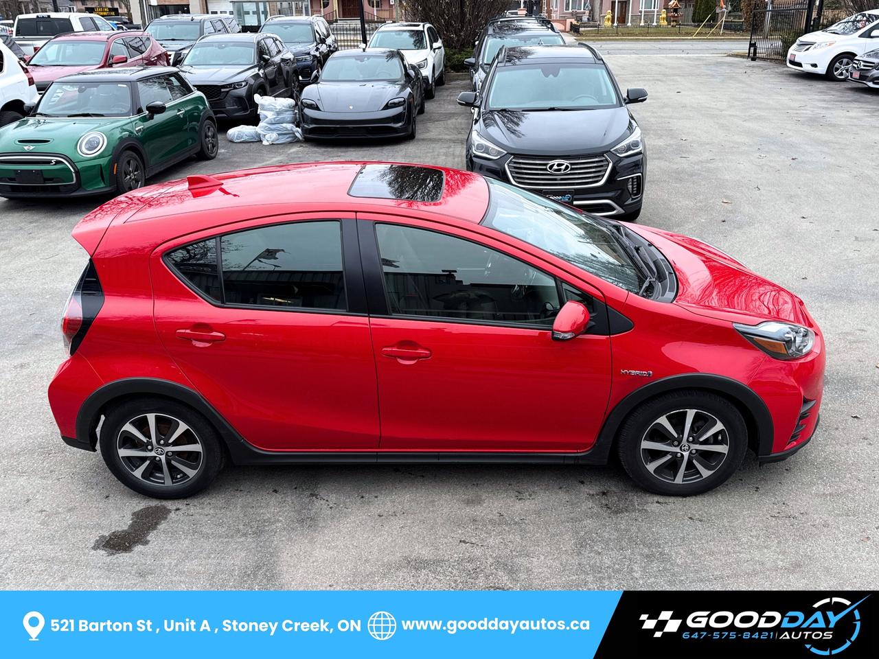 2019 Toyota Prius c TECHNOLOGY WINTER TIRES INCLUDED DEALER SERVICED Photo