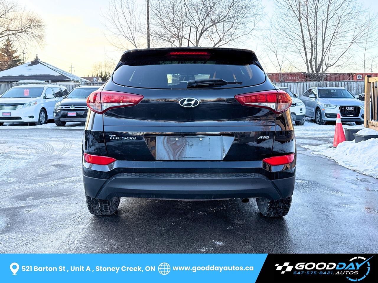 2017 Hyundai Tucson SE 2.0L AWD LOADED 29 SERVICE RECORDS CLEAN CARFAX Photo3