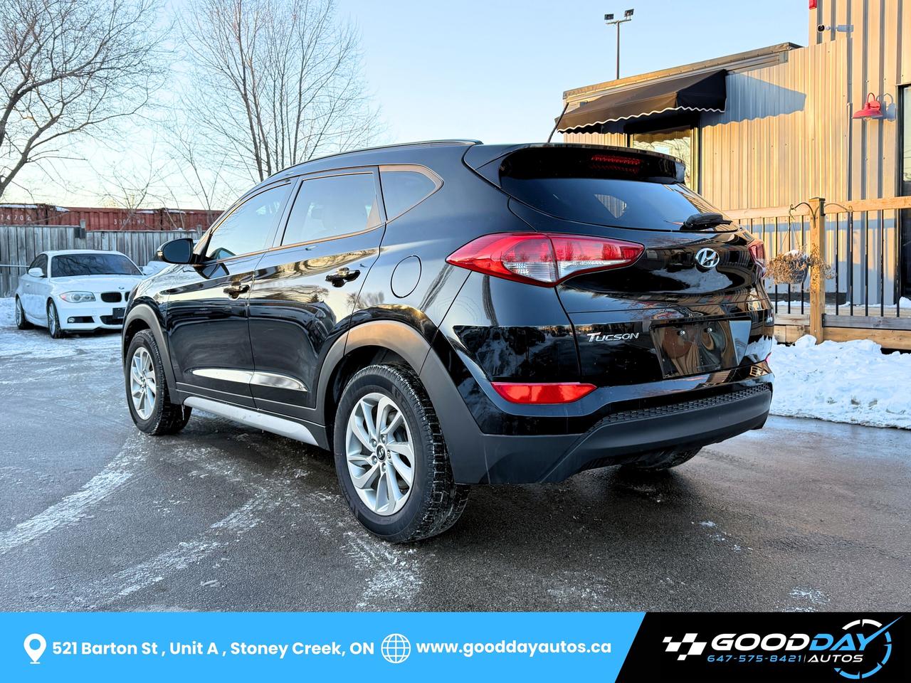 2017 Hyundai Tucson SE 2.0L AWD LOADED 29 SERVICE RECORDS CLEAN CARFAX Photo