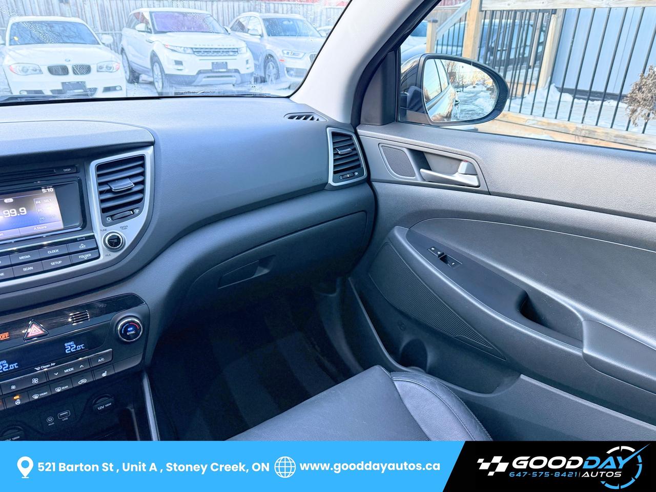 2017 Hyundai Tucson SE 2.0L AWD LOADED 29 SERVICE RECORDS CLEAN CARFAX Photo