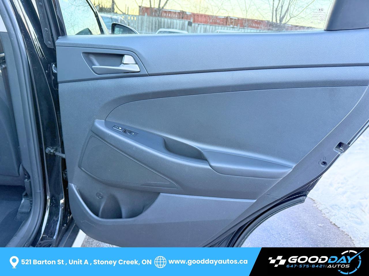 2017 Hyundai Tucson SE 2.0L AWD LOADED 29 SERVICE RECORDS CLEAN CARFAX Photo