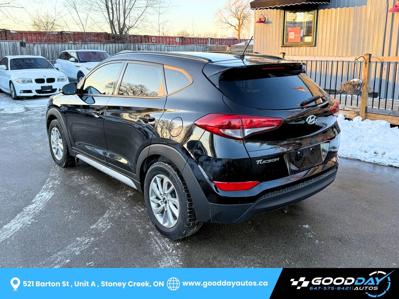 2017 Hyundai Tucson SE 2.0L AWD LOADED 29 SERVICE RECORDS CLEAN CARFAX Photo