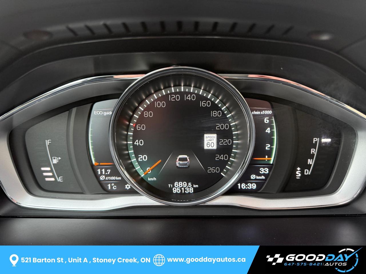 2017 Volvo XC60 T5 Inscription Special Edition Premier LOW KMS Photo