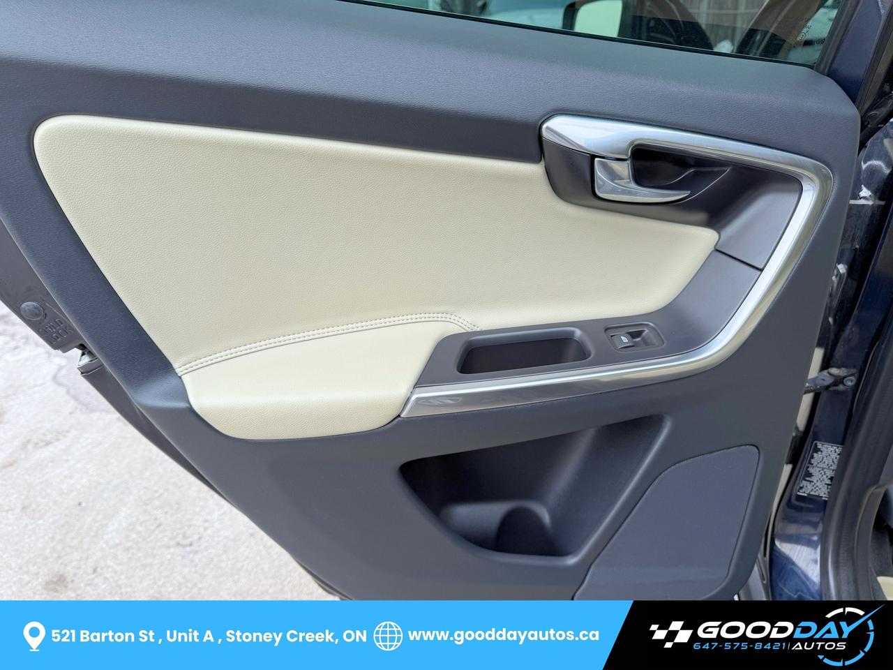 2017 Volvo XC60 T5 Inscription Special Edition Premier LOW KMS Photo