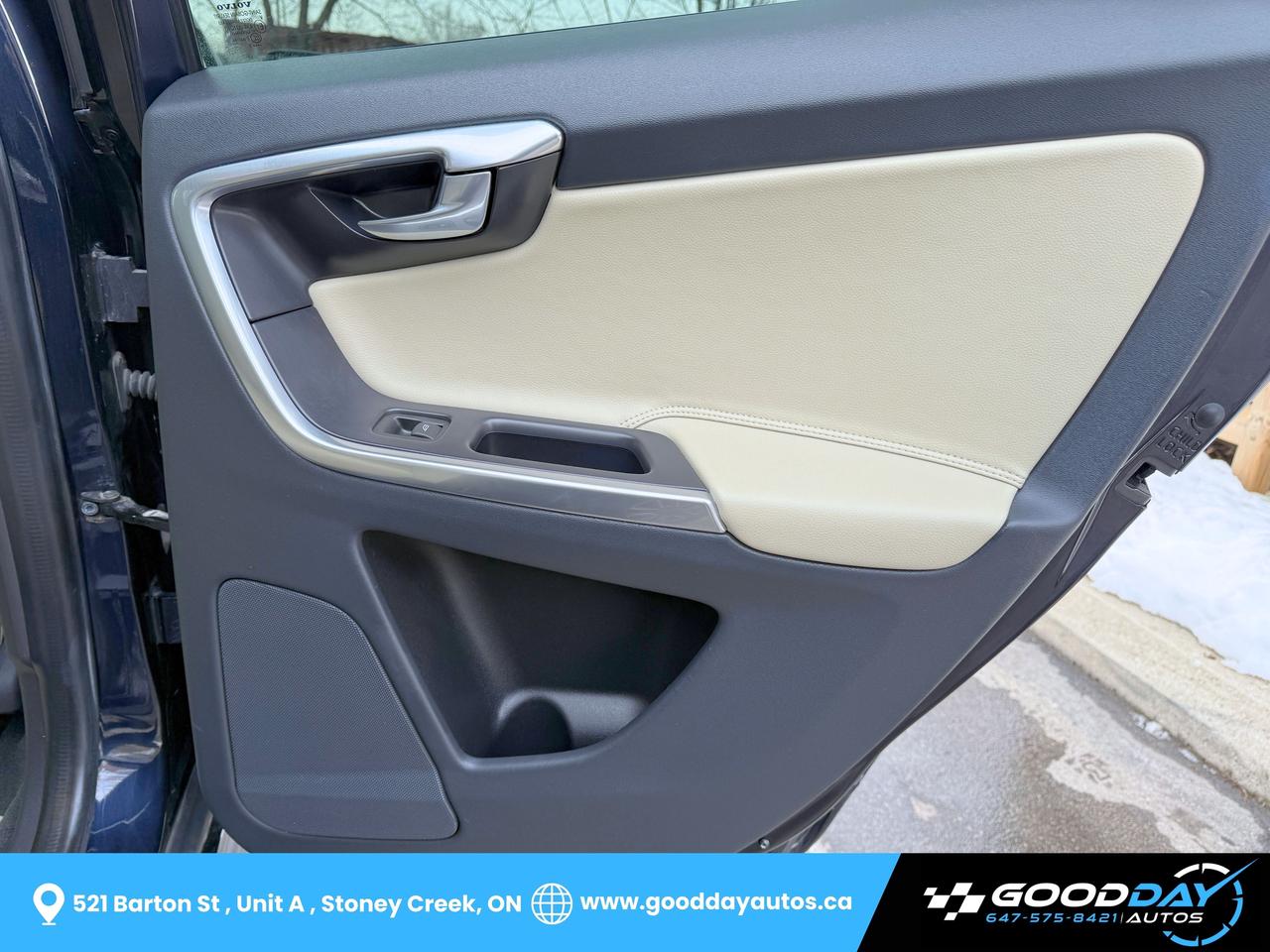 2017 Volvo XC60 T5 Inscription Special Edition Premier LOW KMS Photo