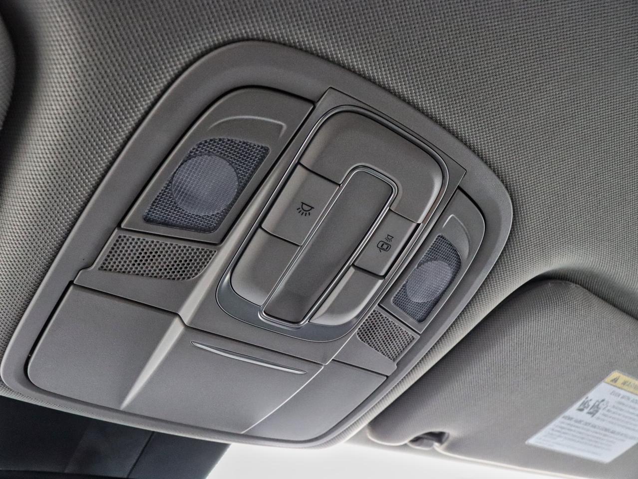 2019 Hyundai Santa Fe SEL 2.4 AWD Photo