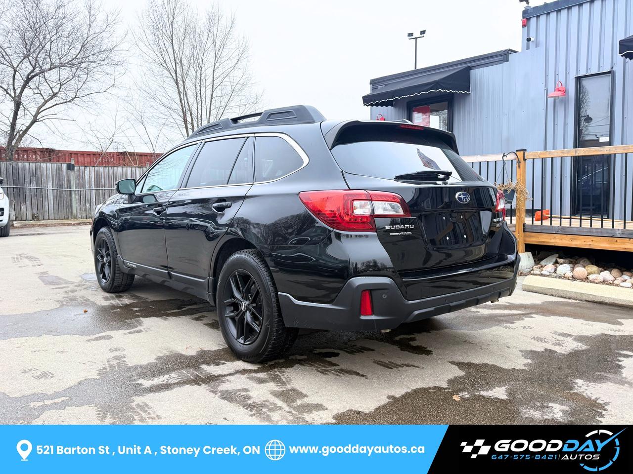 2019 Subaru Outback 3.6R Limited ONE OWNER TWO SETS OF TIRES & RIMS Photo2