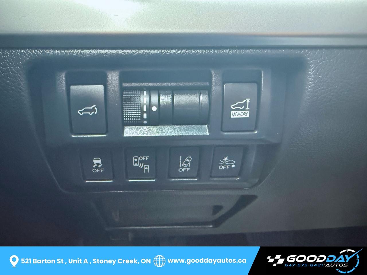 2019 Subaru Outback 3.6R Limited ONE OWNER TWO SETS OF TIRES & RIMS Photo