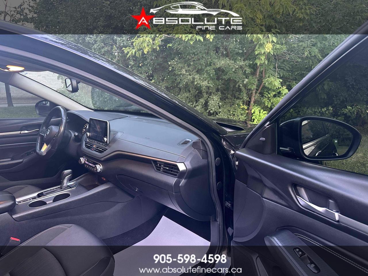 2019 Nissan ALTIMA AWD SV BLACK ON BLACK Photo