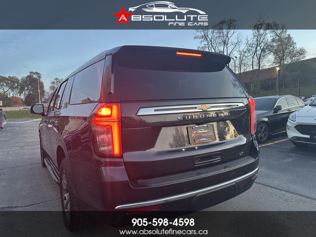 2023 Chevrolet Suburban LT Photo