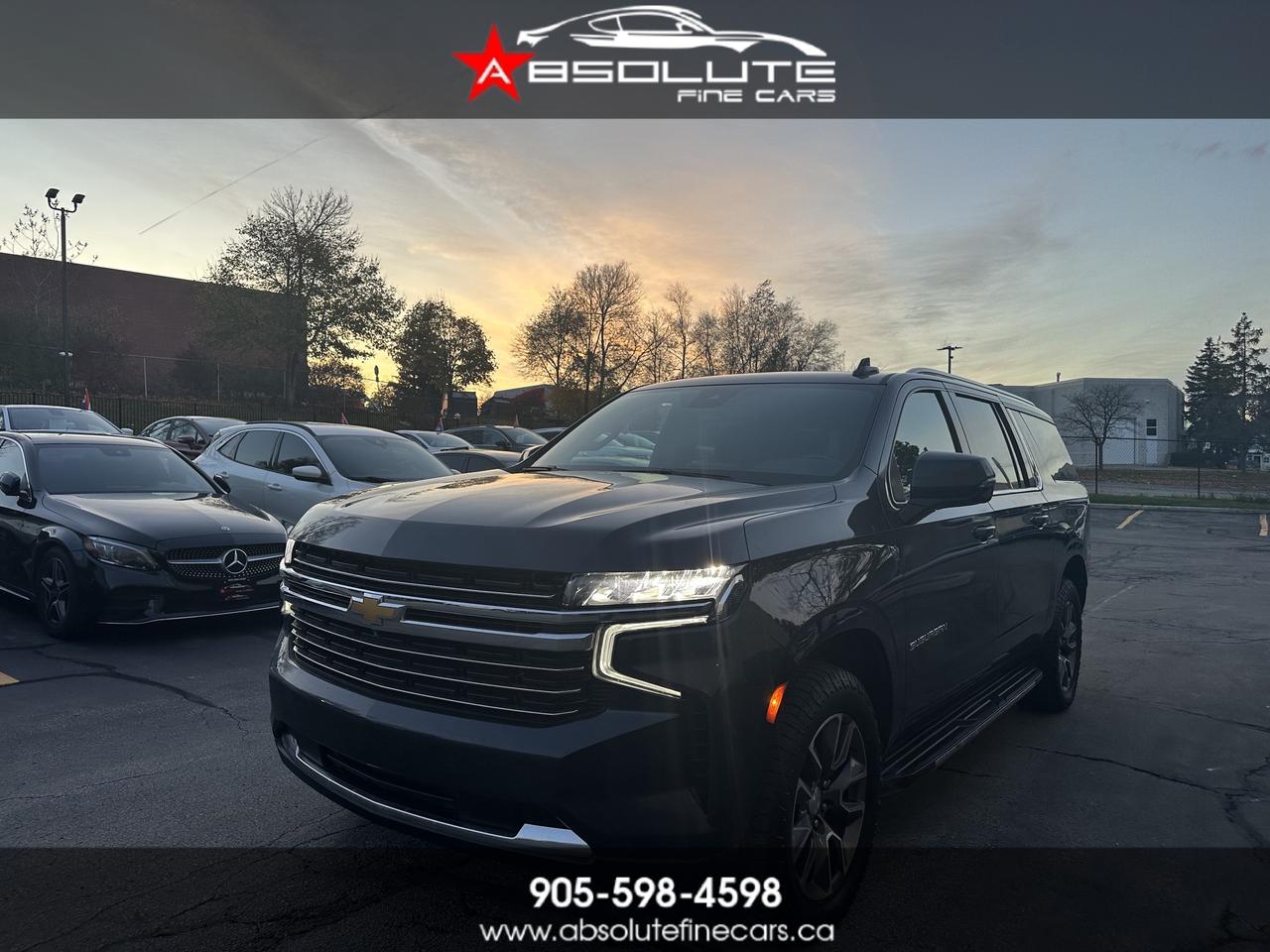 2023 Chevrolet Suburban LT Photo0