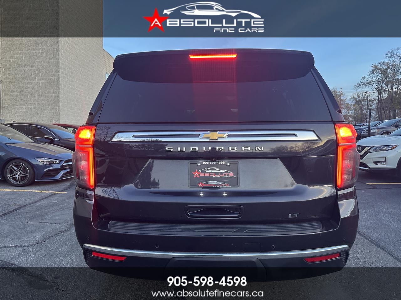 2023 Chevrolet Suburban LT Photo