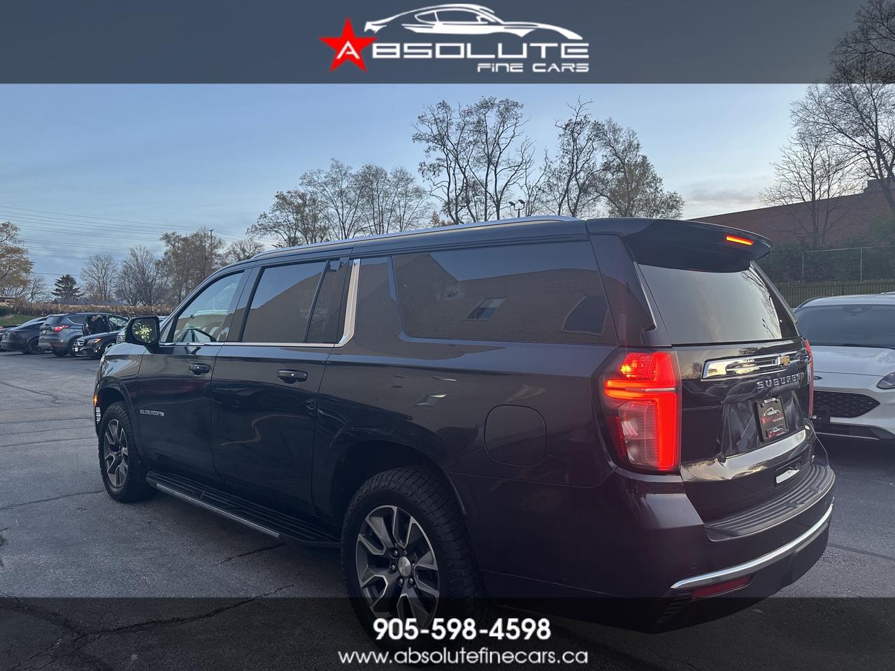 2023 Chevrolet Suburban LT Photo