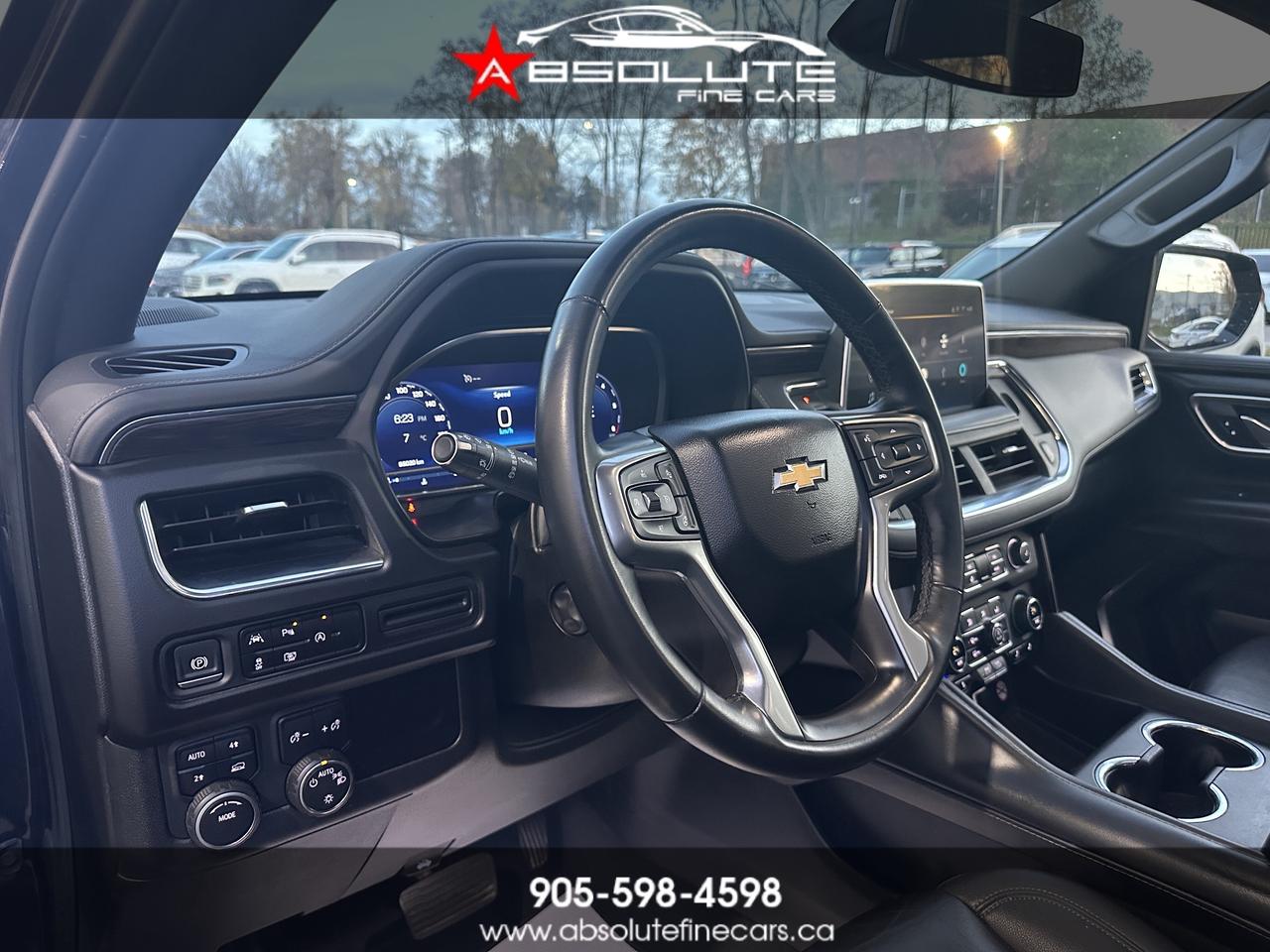 2023 Chevrolet Suburban LT Photo