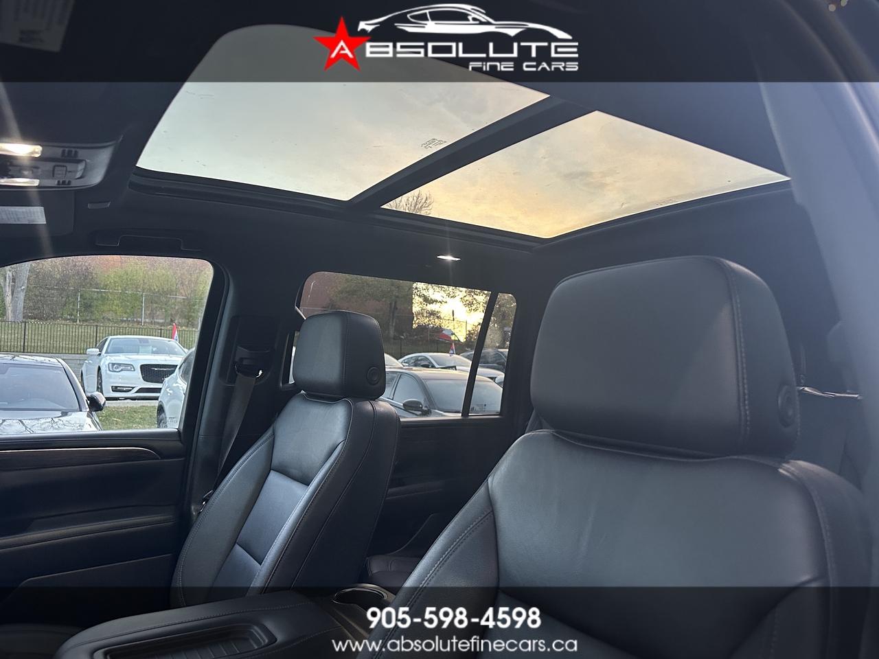 2023 Chevrolet Suburban LT Photo