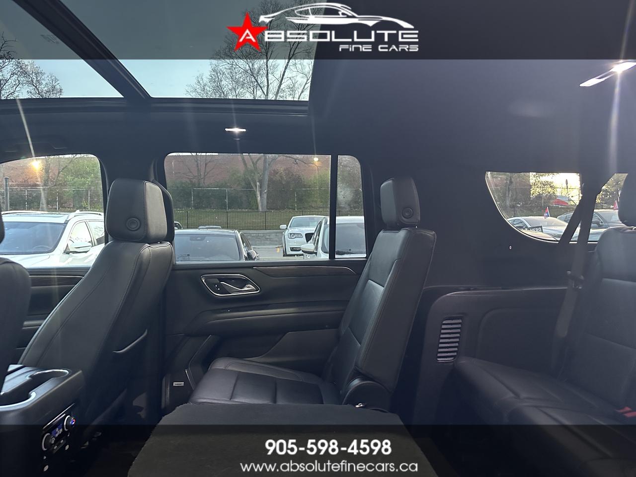 2023 Chevrolet Suburban LT Photo