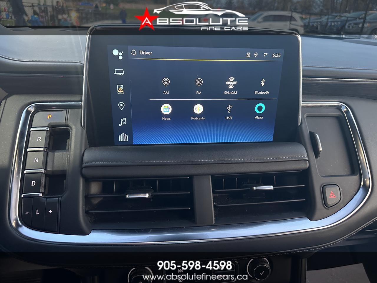 2023 Chevrolet Suburban LT Photo