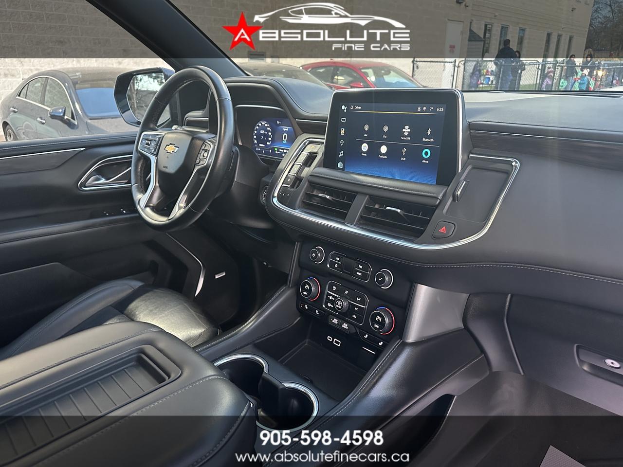 2023 Chevrolet Suburban LT Photo