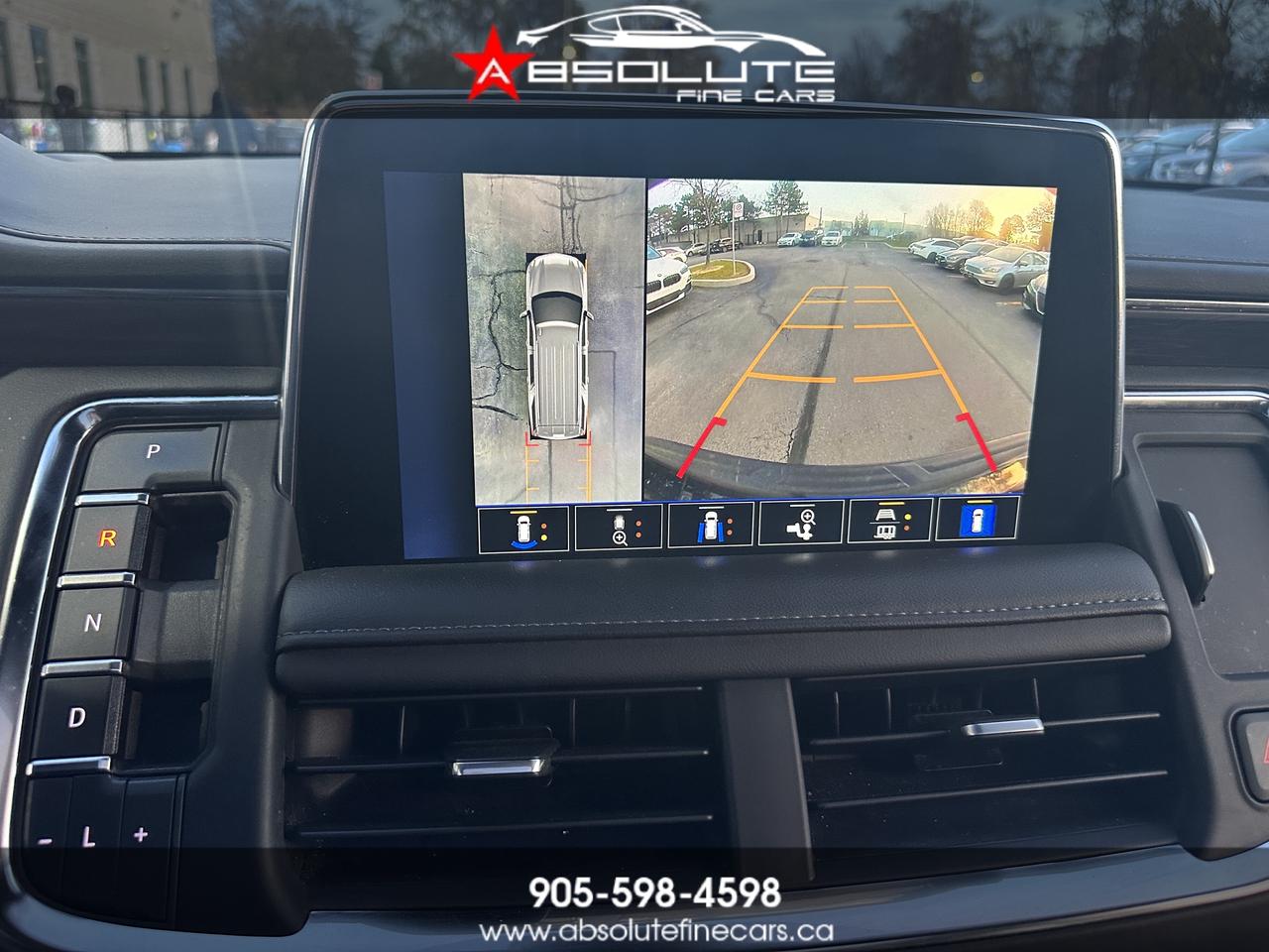 2023 Chevrolet Suburban LT Photo