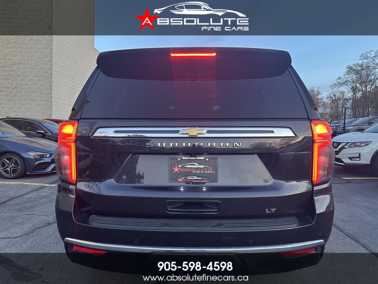 2023 Chevrolet Suburban LT Photo