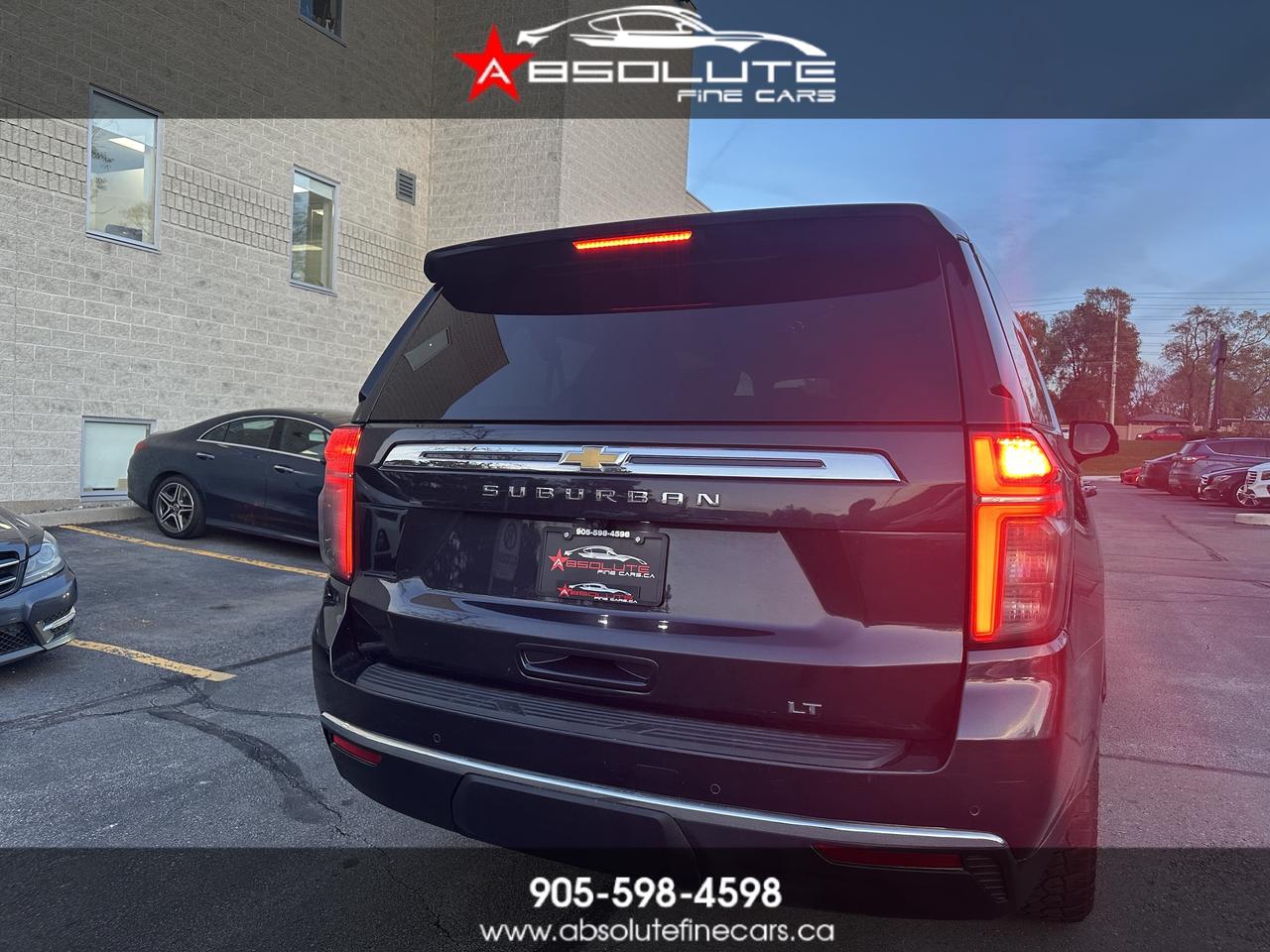 2023 Chevrolet Suburban LT Photo