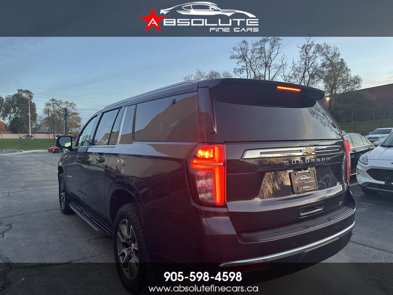 2023 Chevrolet Suburban LT Photo